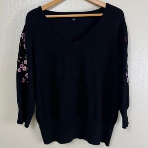 Roz & Ali 3/4 Sleeve Light Weight V-neck Sweater Floral Embroidery On Sleeves